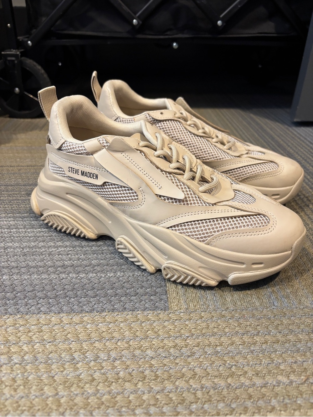 Steve Madden Chunky Trainer in Grey/Beige